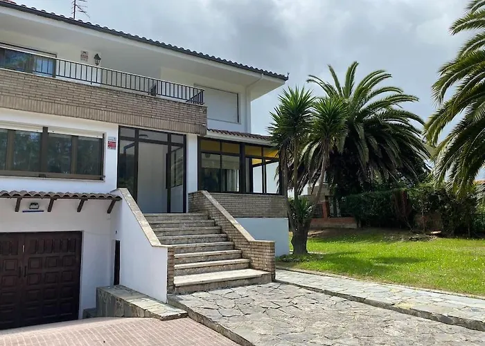 La Casina De Rodiles בית נופש